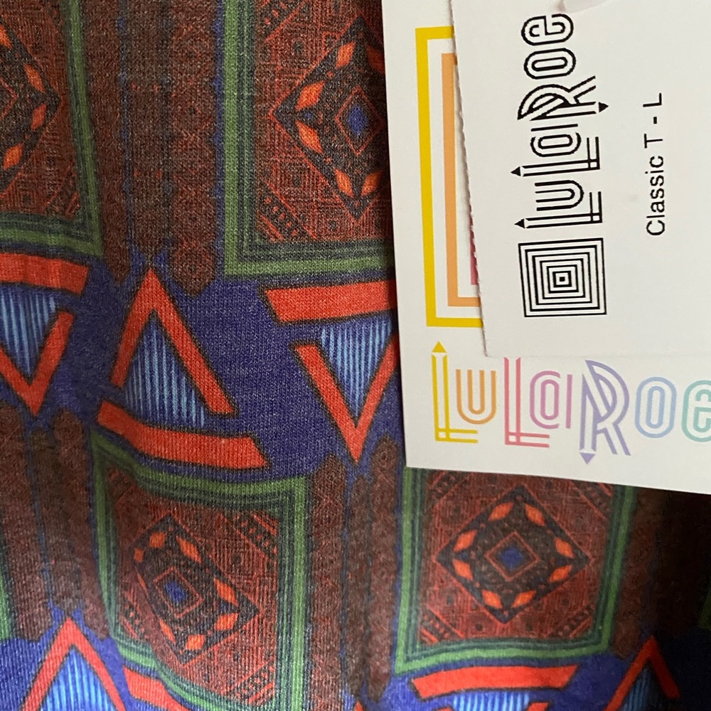 LulaRoe Classic T - Picture 3 of 4